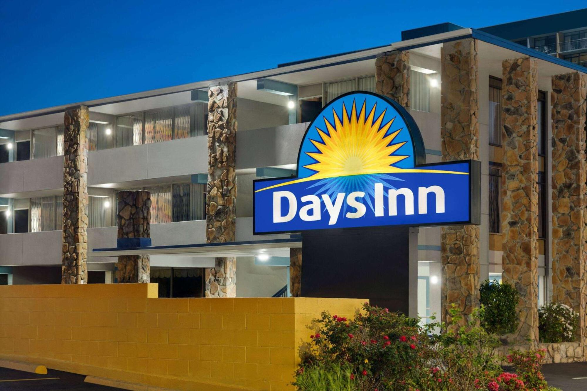 Days Inn By Wyndham Myrtle Beach-Beach Front Exterior foto